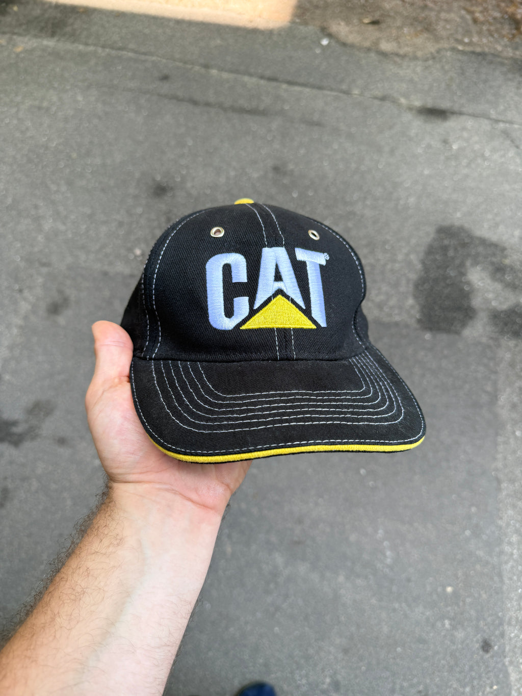 Caterpillar Contrast-Stitch cap